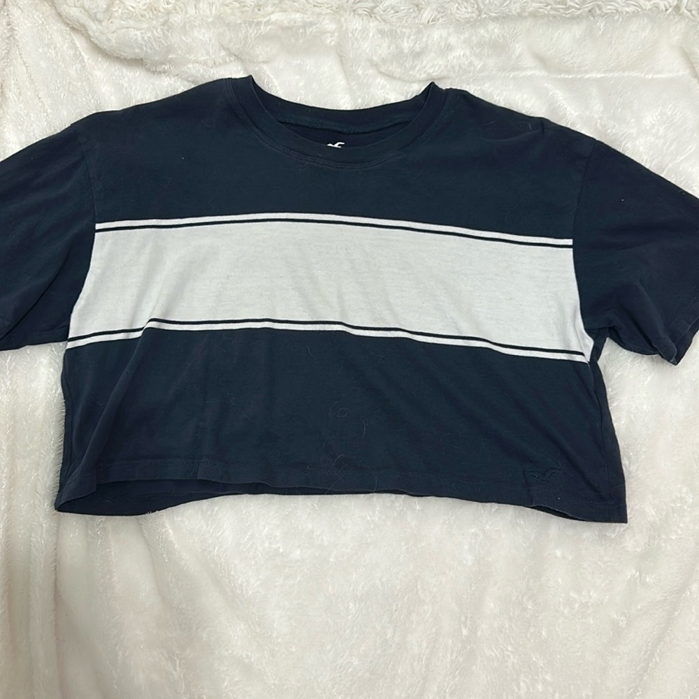 Hollister Must-Have Cropped Tee